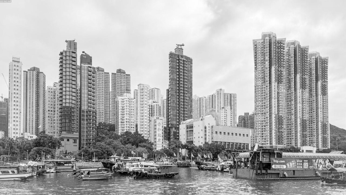 亚洲移居选香港还是新加坡？从身份、事业、教育和长期居留比较